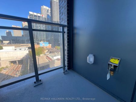 1 Hillsdale Avenue W #502 - Photo 3