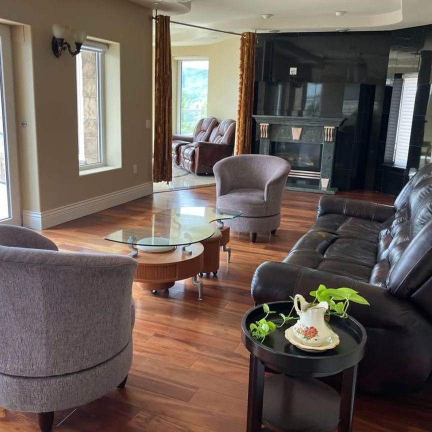 1 bed/1 bath w/ stunning views - Photo 1