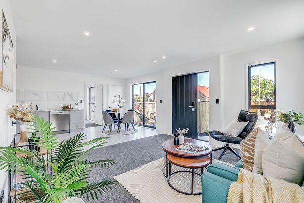 Modern 3-Bedroom Home for Rent 1/22 Rutherford St - Photo 1