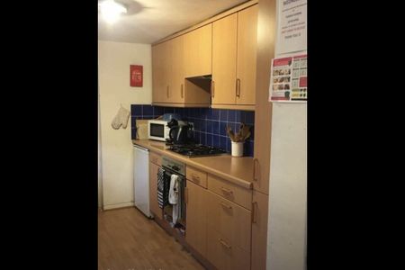 Room in a Shared House, Brentford, TW8 - Photo 2