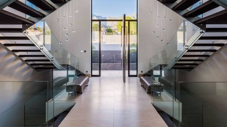 6 bedroom luxury Villa for rent in Sierra Blanca, Spain - Photo 5