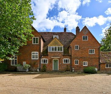 A substantial Grade II listed country home with mature maintained g... - Photo 3