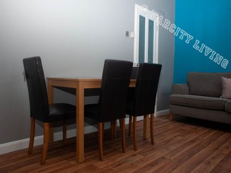 15 Ambrose Street - Photo 2