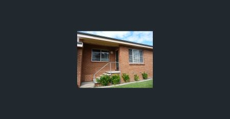 Neat unit in convenient location - Photo 3