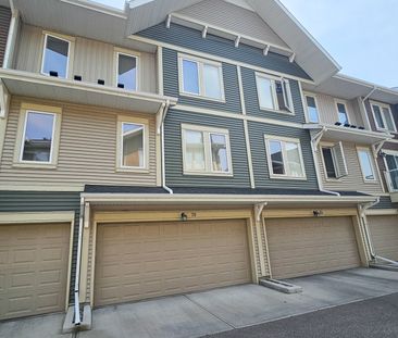 Modern 2 Bed Townhome W/ Double Attached Garage In Auburn Bay - Photo 3