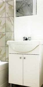 Très beau 3 1/2 rénové - Photo 4