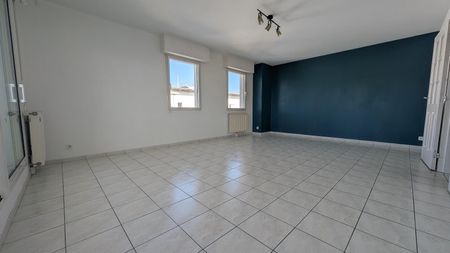 Location Appartement 3 pièces 76m² NANTES 44000 - Photo 2