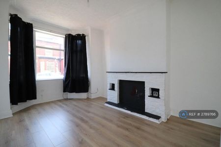 2 bedroom terraced house to rent - Photo 2
