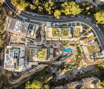 Hotel living with water views, pool, gym, sauna, spa, virtual golf ... - Photo 6