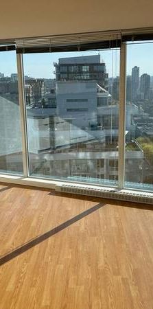 One-Bedroom Apartment in Downtown Vancouver with Stunning City view - Photo 1