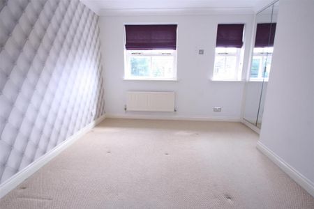 2 bedroom semi-detached house to rent - Photo 2