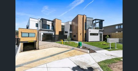 ***1 MONTHS FREE RENT** - MODERN LIVING AT ITS BEST - Photo 2