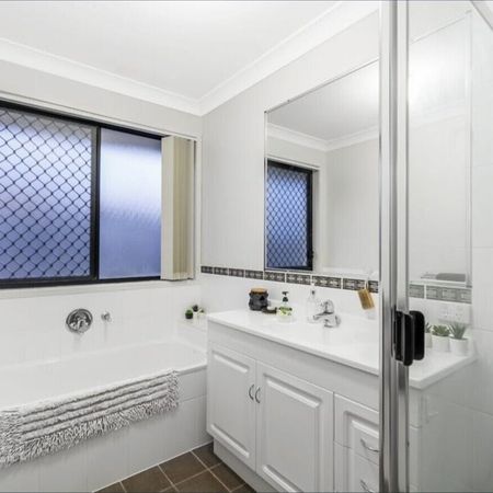 Upper Coomera - Photo 4