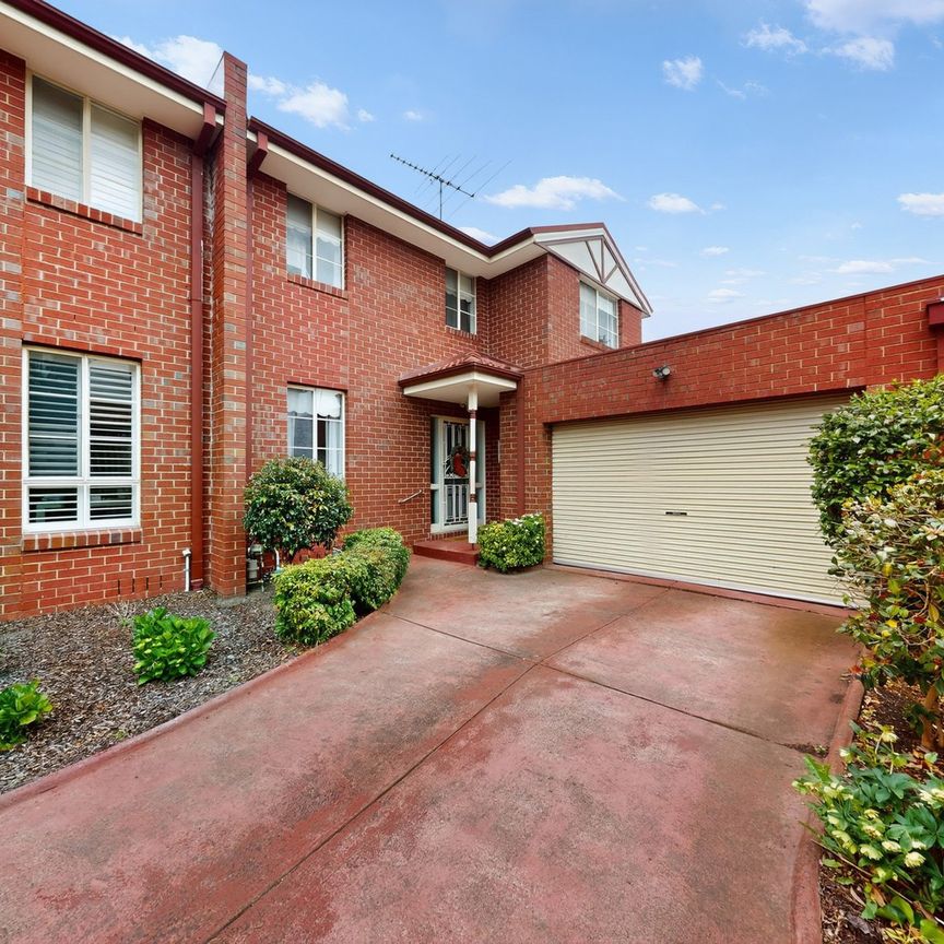 Well Designed Townhouse with Secure Garage and Courtyard - Photo 1