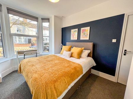 1 bedroom in a house share to rent - Photo 4