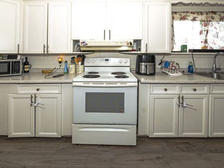 For Lease - 212 Mc Connell Avenue Unit# A (Upper Unit), Cornwall, Ontario - Photo 4