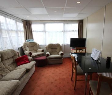 5 bedroom terraced house to rent - Photo 4