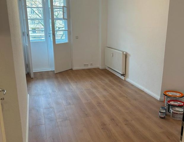 2 Zimmer * 1. OG * EBK + neue Geräte * Erstbezug nach Sanierung * - Foto 1