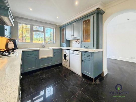 4 bedroom detached house to rent - Photo 1