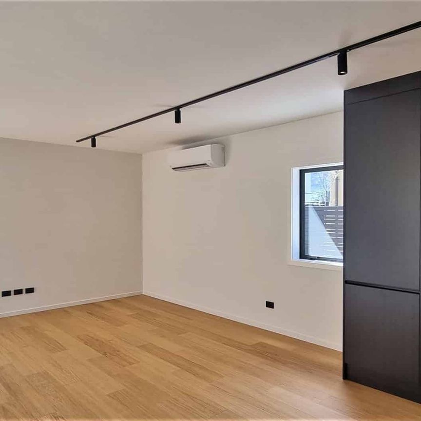 3 Bedroom, 2 Bathroom Home in Hanley's Farm - Photo 1