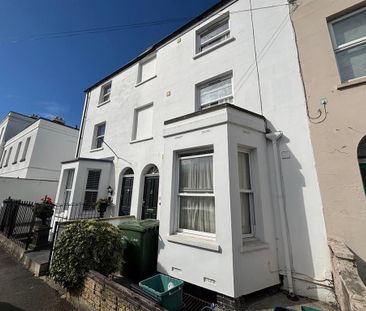 1 bedroom in a house share to rent - Photo 1