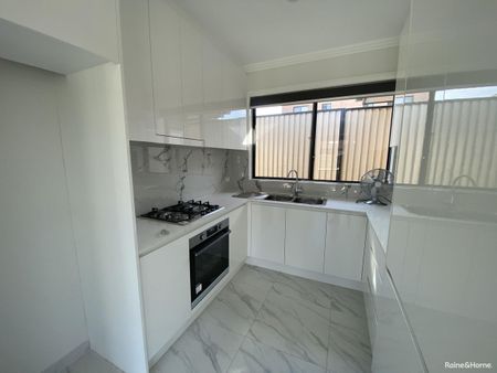 Stunning Granny Flat! - Photo 3