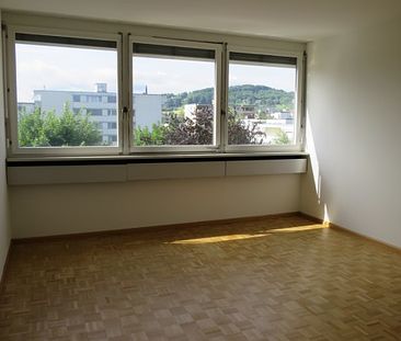 Helle 3,5- Zimmerwohnung mit grossem Balkon - Photo 6