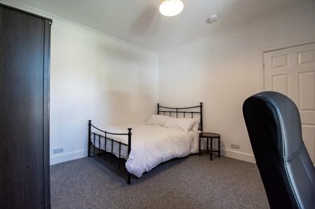 Bournemouth Capstone Road Charminster, BH8, Dorset - Photo 5