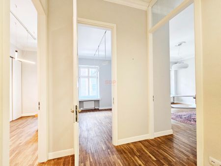 Prestiżowa lokalizacja, idealne na kancelarię, biuro, atelier… - Photo 2