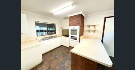 Spacious Family Home in Prime Cloverdale Location - Photo 5