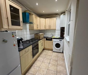 Room in a Shared House, Mostyn Avenue, HA9 - Photo 4