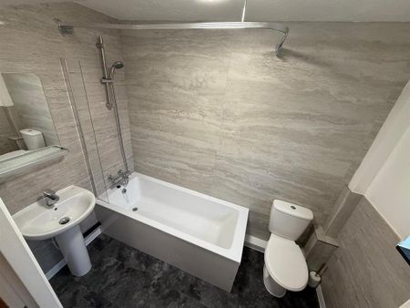 1 bedroom semi-detached house to rent - Photo 3