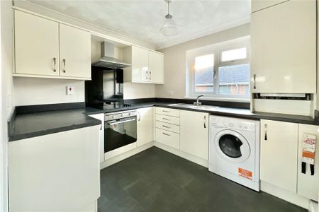 2 bedroom maisonette to rent - Photo 5