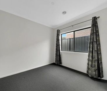 Ideal Family Lifestyle in a Sought-After Location!! - Photo 2