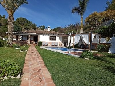 A Detached Villa With Excellent Sea Views, Bbq And Pool For Winter Rental In Frigiliana - Photo 4