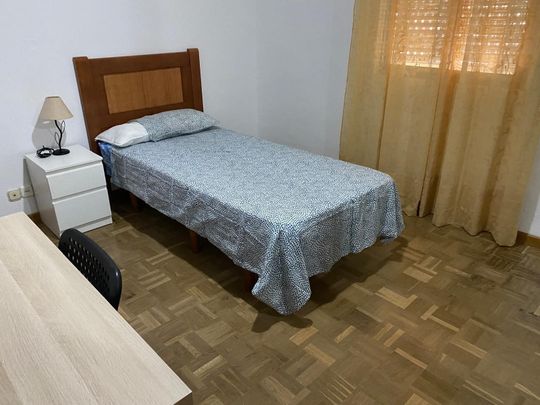 Piso de alquiler en Calle Conejito de Málaga, 5, La Luz - El Torcal - Photo 1