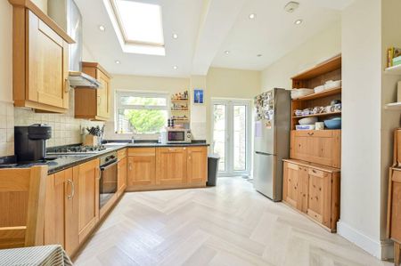 3 bedroom maisonette to rent - Photo 5