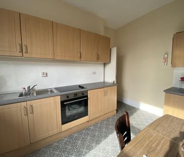 6 bedroom terraced house to rent - Photo 3