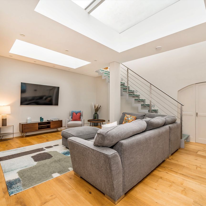 Queen's Gate Mews, SW7, London - Photo 1