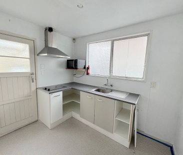 A home in well sought after location - Photo 3