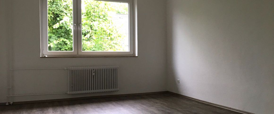*** Altbau-Liebhaber aufgepasst! 2 Zimmerwohnung + Wohnküche + Mansarde! *** - Photo 1
