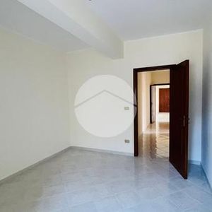 Quadrilocale in affitto - Photo 2