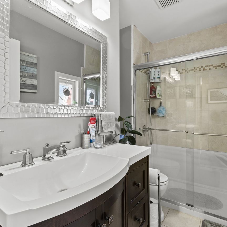 For Lease - 35 Leeper Street, St. Catharines, Ontario - Photo 1