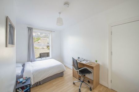 6 Bed Terraced House, Milner Road, BN2 - Photo 4