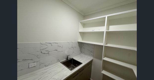 Brand-New Family Home in Riverlea Park - Photo 1