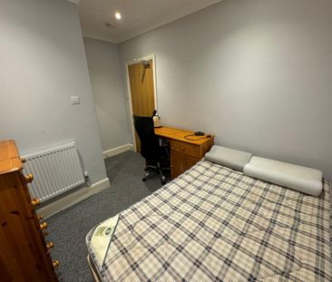 5 Bed Semi-Detached House, Newcombe Road, SO15 - Photo 6