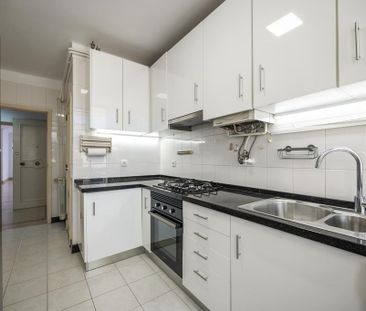 3 room luxury Apartment for rent in Cascais, Portugal - Photo 6