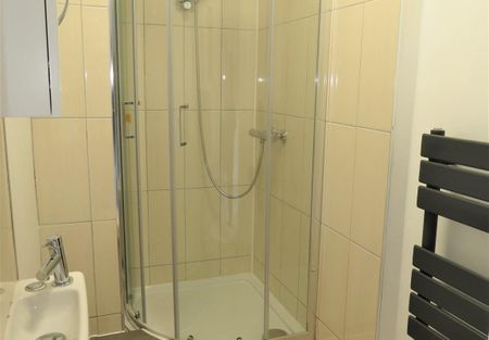 Salisbury Street - Photo 5