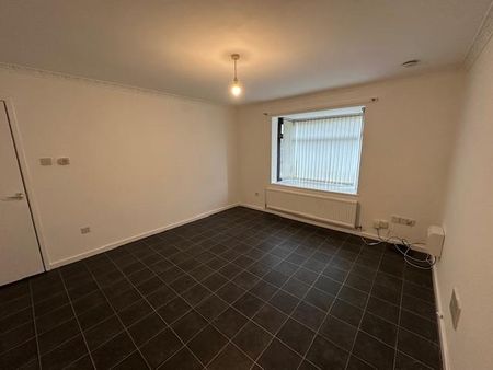 2 bedroom semi-detached bungalow to rent - Photo 4