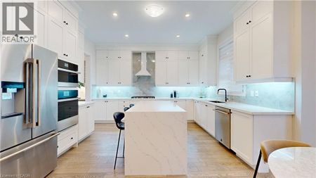 3313 SUNNINGDALE Gardens, Oakville, Ontario, L6M5K5 - Photo 4